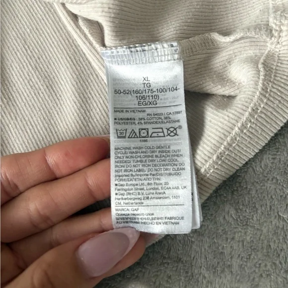 GAP Women's Ribbed Tank Top - Picture 6 of 8